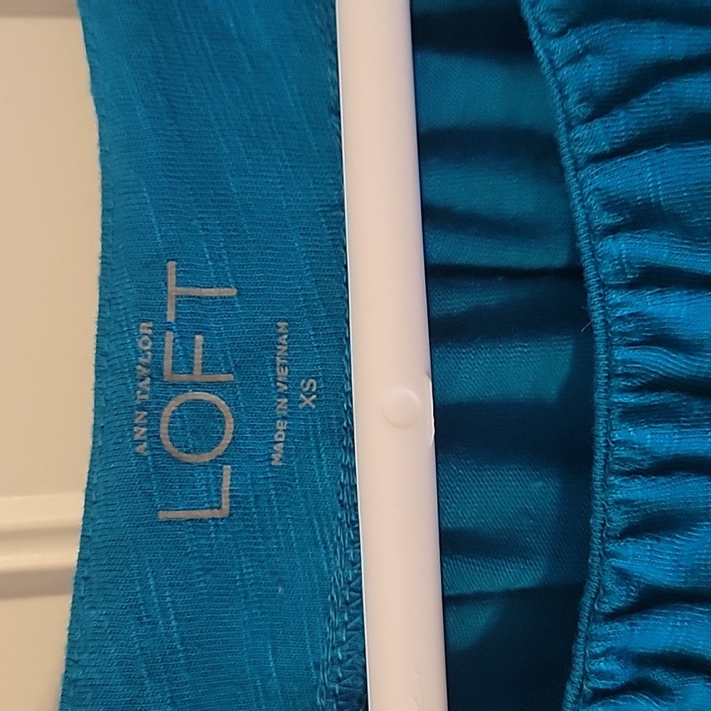 LOFT Blue Ruched Ribbed Tank Top - Picture 2 of 2
